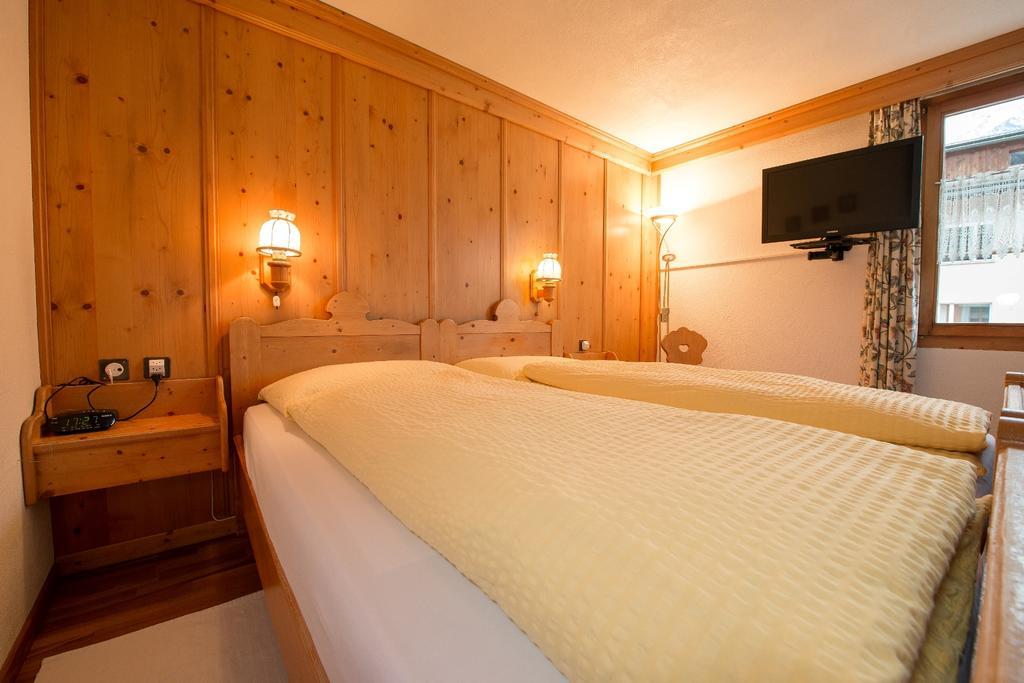 Crusch Alba Ξενοδοχείο Scuol Εξωτερικό φωτογραφία
